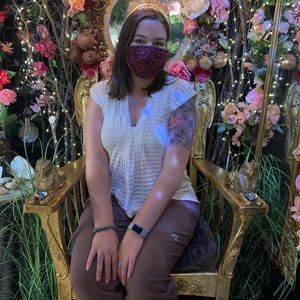 Meet your Posher, Cassandra
